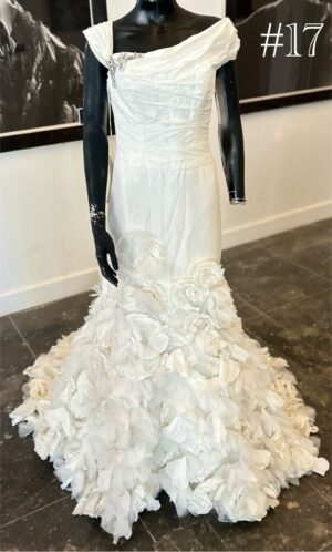 Enzoani Blue