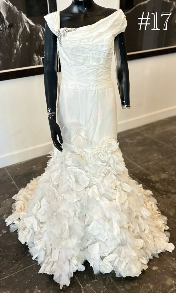 Enzoani Blue