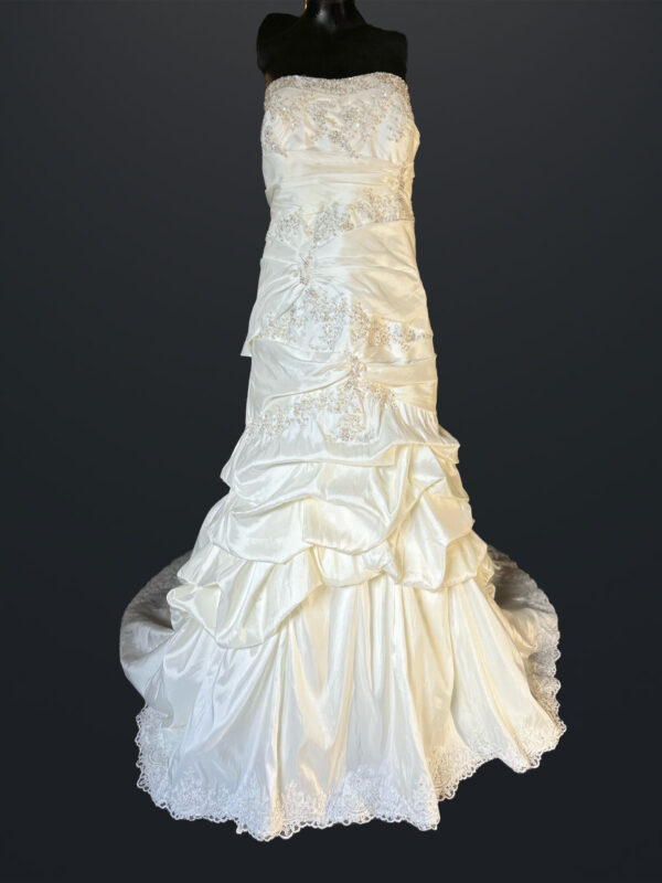 Fairytale Weddings by Alfred Angelo