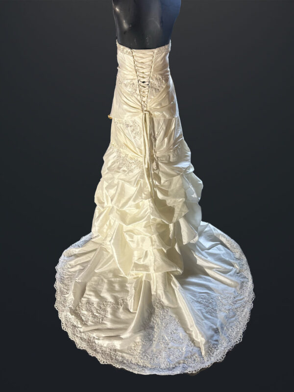 Fairytale Weddings by Alfred Angelo - Image 4